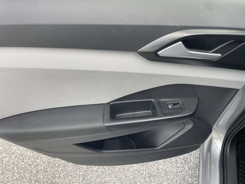Certified 2023 Volkswagen Taos SE FWD image 12