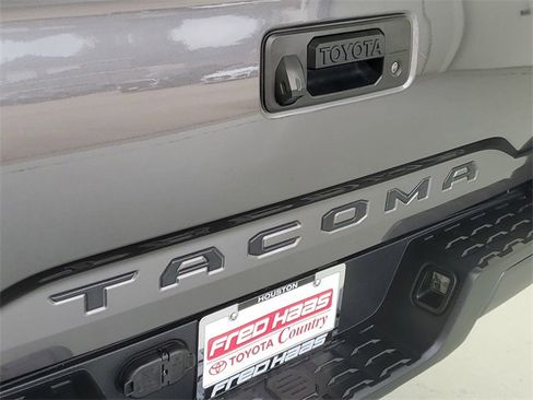 Used 2021 Toyota Tacoma SR5 image 10