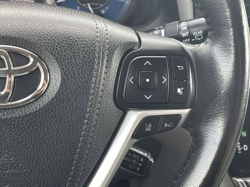 Used 2018 Toyota Sienna XLE w/ XLE Navigation Package AWD/4WD image 33