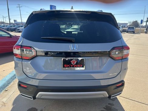 Used 2025 Honda Pilot Elite image 5