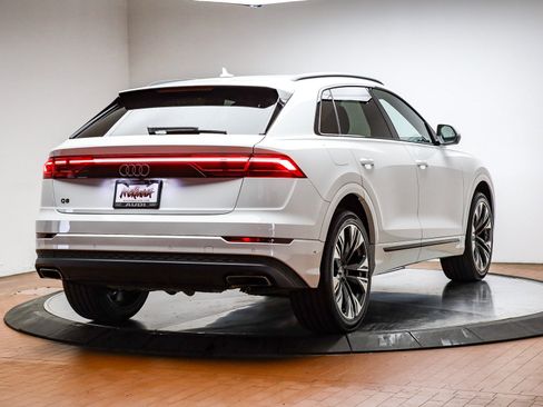 Used 2024 Audi Q8 Premium w/ Black Optic Package image 7