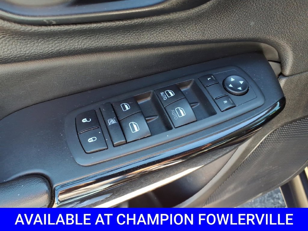 Used 2021 Jeep Cherokee Latitude Plus AWD/4WD image 14