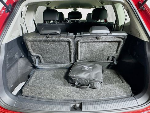 Used 2022 Volkswagen Tiguan SE image 31