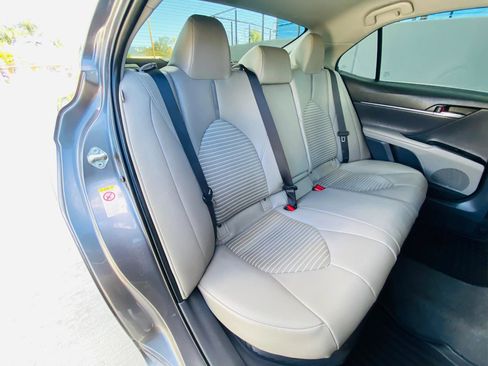 Used 2018 Toyota Camry SE image 28