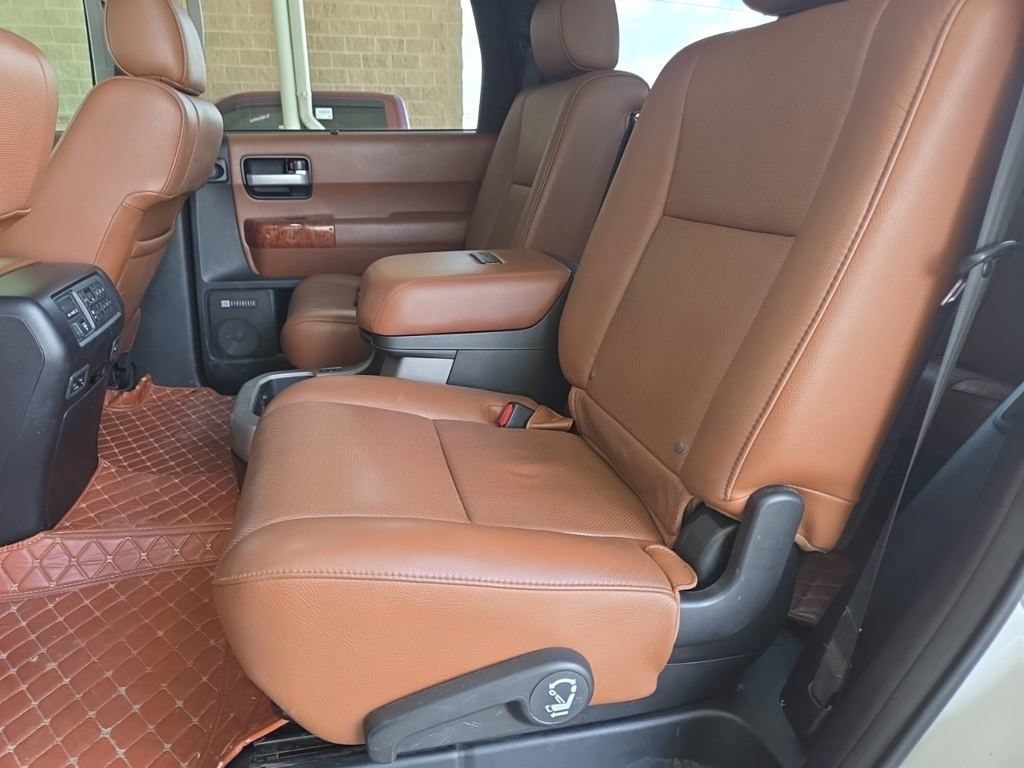 Used 2019 Toyota Sequoia Platinum RWD image 8