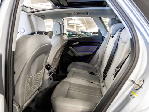 Used 2019 Audi Q5 Prestige w/ Prestige Package AWD/4WD image 28