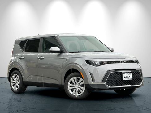 New 2025 Kia Soul LX image 2