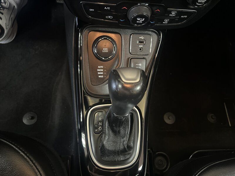 Used 2018 Jeep Compass Latitude w/ Popular Equipment Group AWD/4WD image 16
