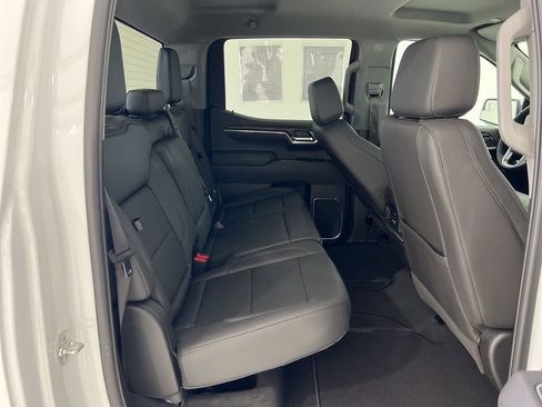 Used 2026 GMC Sierra 1500 SLT image 25