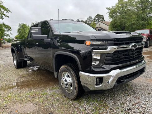 Used 2024 Chevrolet Silverado 3500 LT w/ Texas Edition AWD/4WD image 9