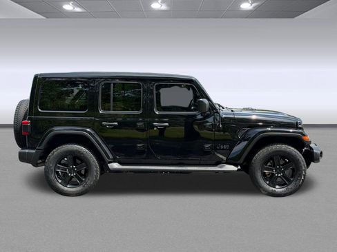 Used 2021 Jeep Wrangler Unlimited Sahara AWD/4WD image 7
