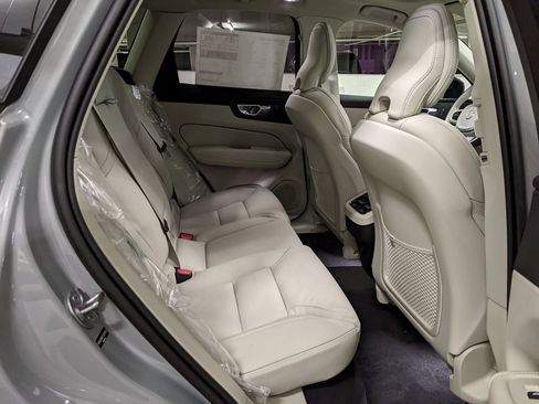 New 2026 Volvo XC60 B5 Ultra w/ Protection Package Premier image 25