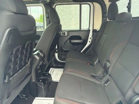 Used 2020 Jeep Gladiator Rubicon w/ Trailer Tow Package AWD/4WD image 15
