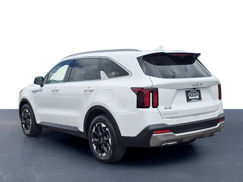 Used 2024 Kia Sorento S w/ Panoramic Sunroof Package FWD image 23