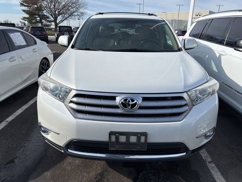 Used 2011 Toyota Highlander SE image 2