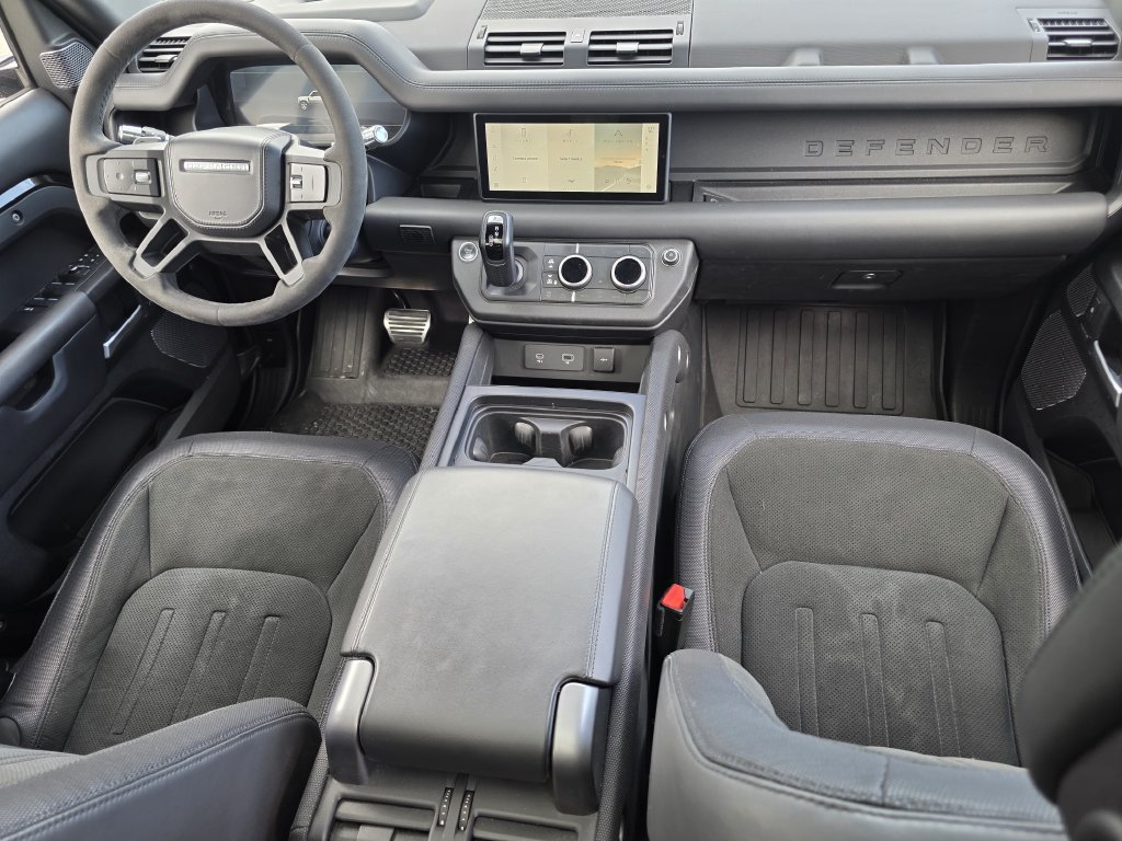 Used 2022 Land Rover Defender 110 V8 AWD/4WD image 24
