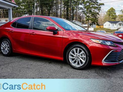 Used 2024 Toyota Camry LE image 10