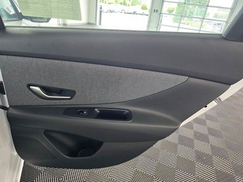 New 2026 Hyundai Elantra Limited FWD image 36
