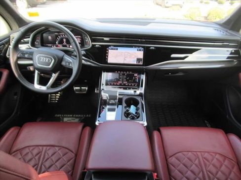 Used 2022 Audi SQ7 Prestige image 11