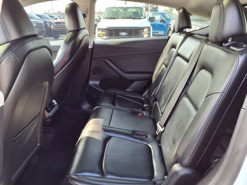 Used 2024 Tesla Model Y Long Range AWD/4WD image 18
