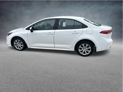 Used 2025 Toyota Corolla LE FWD image 28