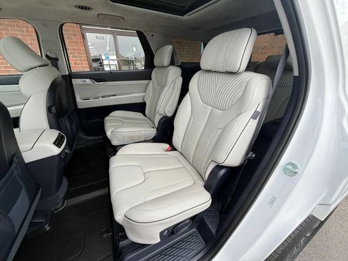 Used 2023 Hyundai Palisade Calligraphy image 30