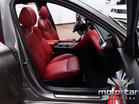 Used 2023 Genesis G70 2.0T w/ Sport Prestige Package RWD image 30