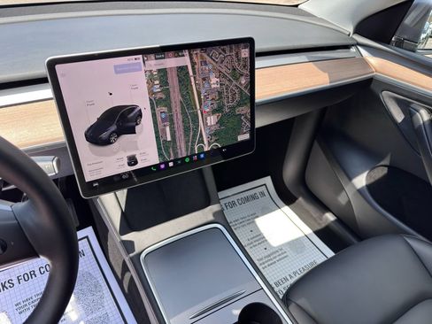 Used 2023 Tesla Model Y Long Range AWD/4WD image 18