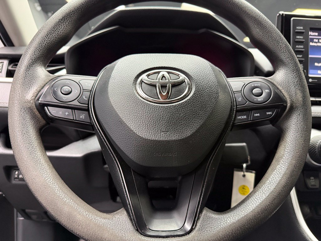 Used 2022 Toyota RAV4 LE FWD image 22