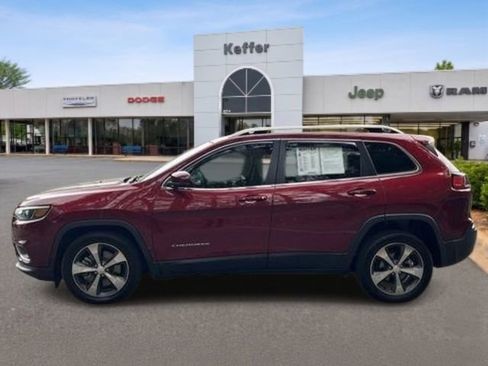 Used 2019 Jeep Cherokee Limited FWD image 2