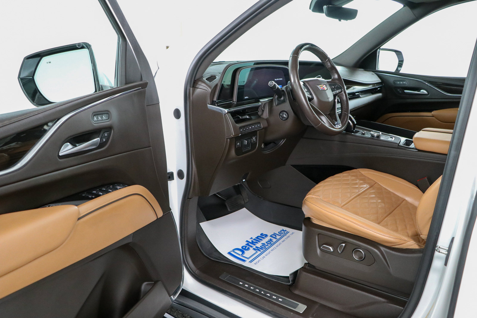 Used 2023 Cadillac Escalade Sport w/ Touring Package AWD/4WD image 3