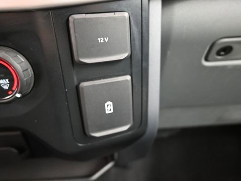 Used 2023 Ford F150 XLT RWD image 6