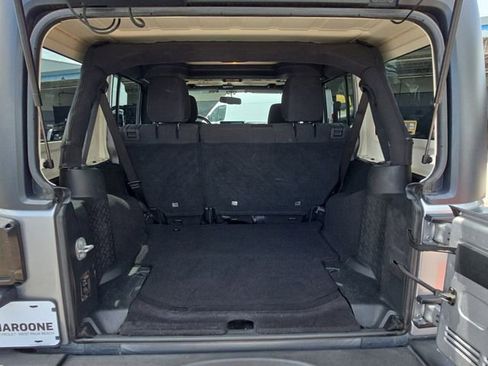 Used 2018 Jeep Wrangler Unlimited Sport S AWD/4WD image 4