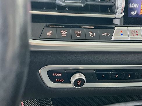 Used 2021 BMW X5 xDrive40i w/ M Sport Package AWD/4WD image 20