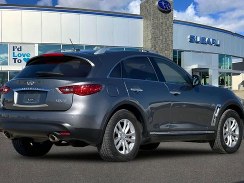 Used 2017 INFINITI QX70 w/ Premium Package image 2