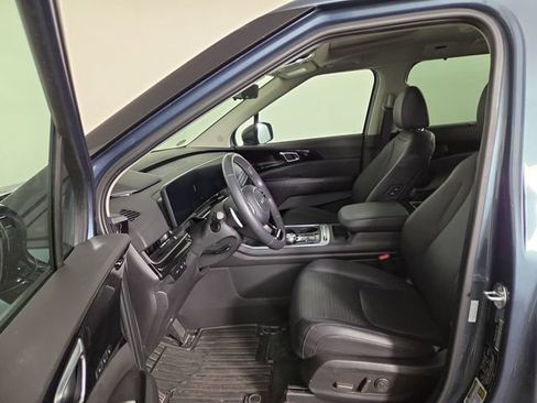 Certified 2025 Kia Carnival SX Prestige FWD image 11