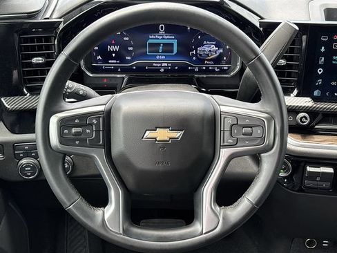 Used 2024 Chevrolet Silverado 2500 LT AWD/4WD image 13