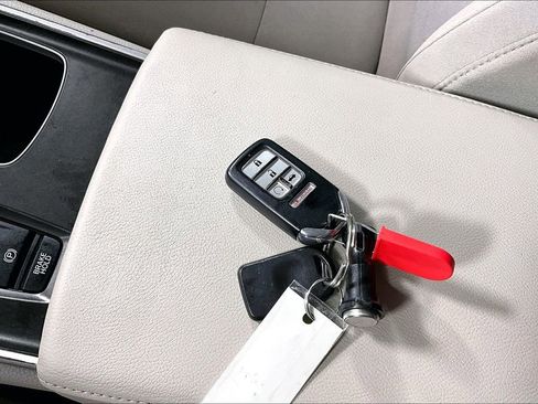 Used 2018 Honda Accord EX image 10