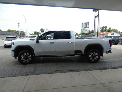 Certified 2024 GMC Sierra 3500 Denali w/ Denali Reserve Package AWD/4WD image 10