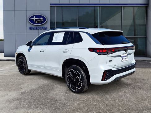 Used 2026 Volkswagen Tiguan SEL R-Line image 4