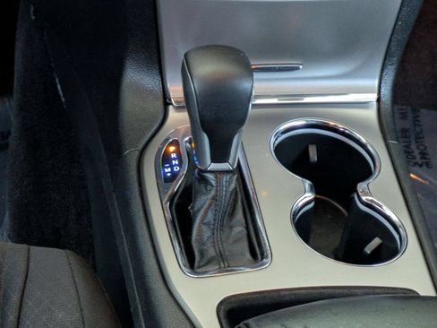Used 2018 Jeep Grand Cherokee Laredo RWD image 20