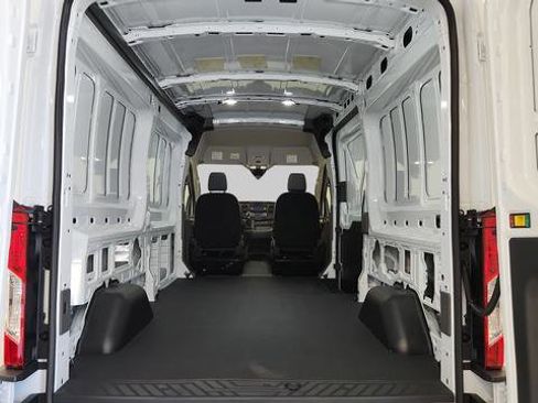 New 2025 Ford Transit 250 148 Medium Roof image 17
