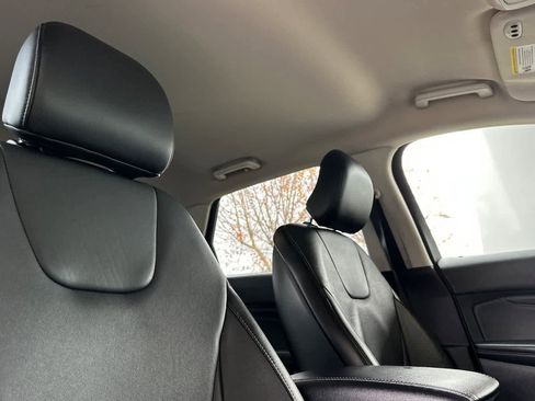 Used 2018 Ford Edge Titanium image 18