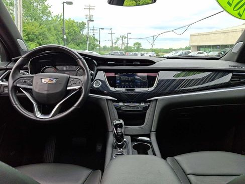 Used 2024 Cadillac XT6 Premium Luxury AWD/4WD image 19