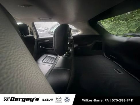 Used 2017 Ford Edge SEL w/ Equipment Group 201A AWD/4WD image 14
