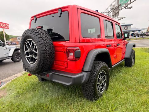 Used 2026 Jeep Wrangler Unlimited Rubicon AWD/4WD image 5