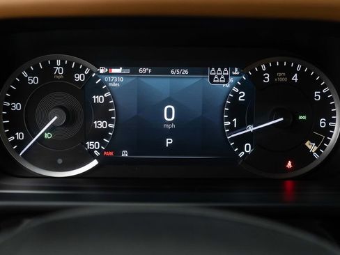 Used 2023 Land Rover Defender 110 X-Dynamic SE AWD/4WD image 24