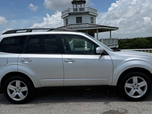Used 2009 Subaru Forester 2.5X Limited AWD/4WD image 4