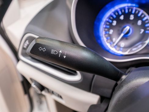 Used 2023 Chrysler Pacifica Touring-L FWD image 24