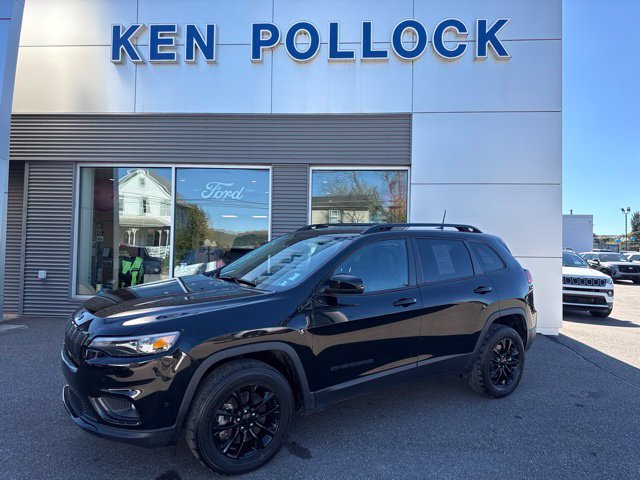 Used 2023 Jeep Cherokee Altitude Lux AWD/4WD image 2